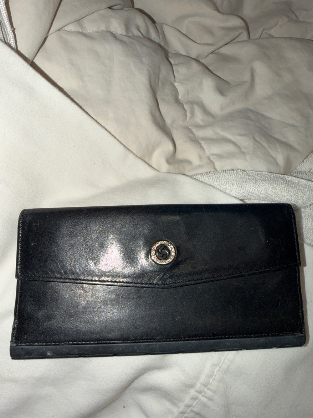 Samsonite Classic Black Leather Women's Wallet Clutch with Turn-Lock Accent